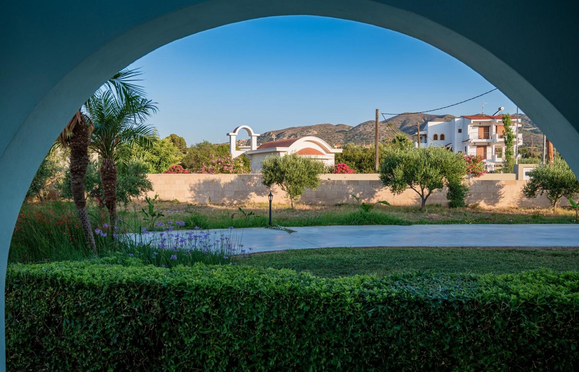 Petra Villas Gennadi Bagian luar foto