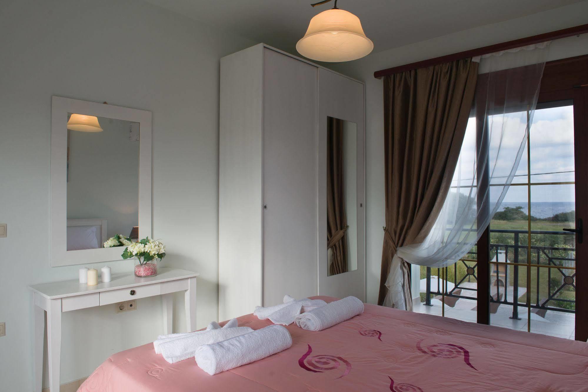 Petra Villas Gennadi Bagian luar foto