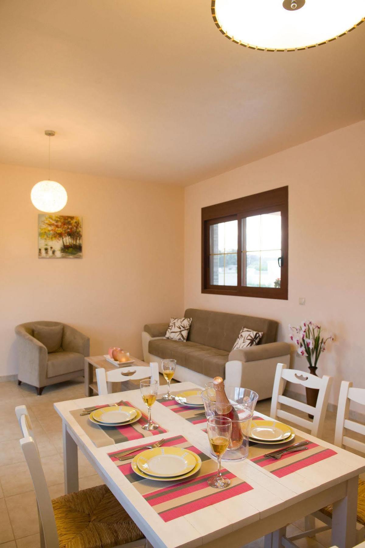 Petra Villas Gennadi Bagian luar foto