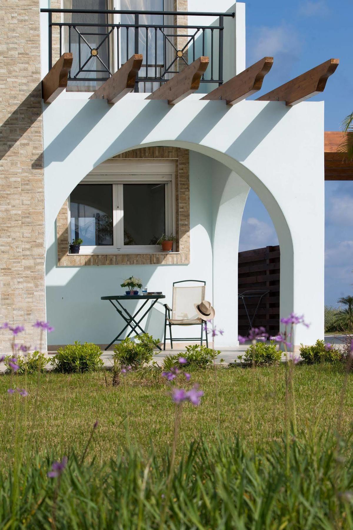 Petra Villas Gennadi Bagian luar foto